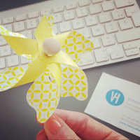 Logo de Vanessa Hauguel, Graphiste freelance Bordeaux